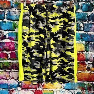 Zone Pro Size Large Elastic Waist Drawstring Athletic Style Shorts Camouflage